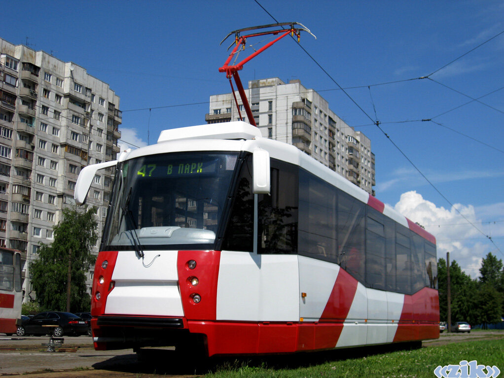 Трамвай ЛМ-2008 в Санкт-Петербурге на заводской обкатке. Конечная станция Улица Кораблестроителей. Автор фото: zik_01_01, https://transphoto.org, июнь 2008 года