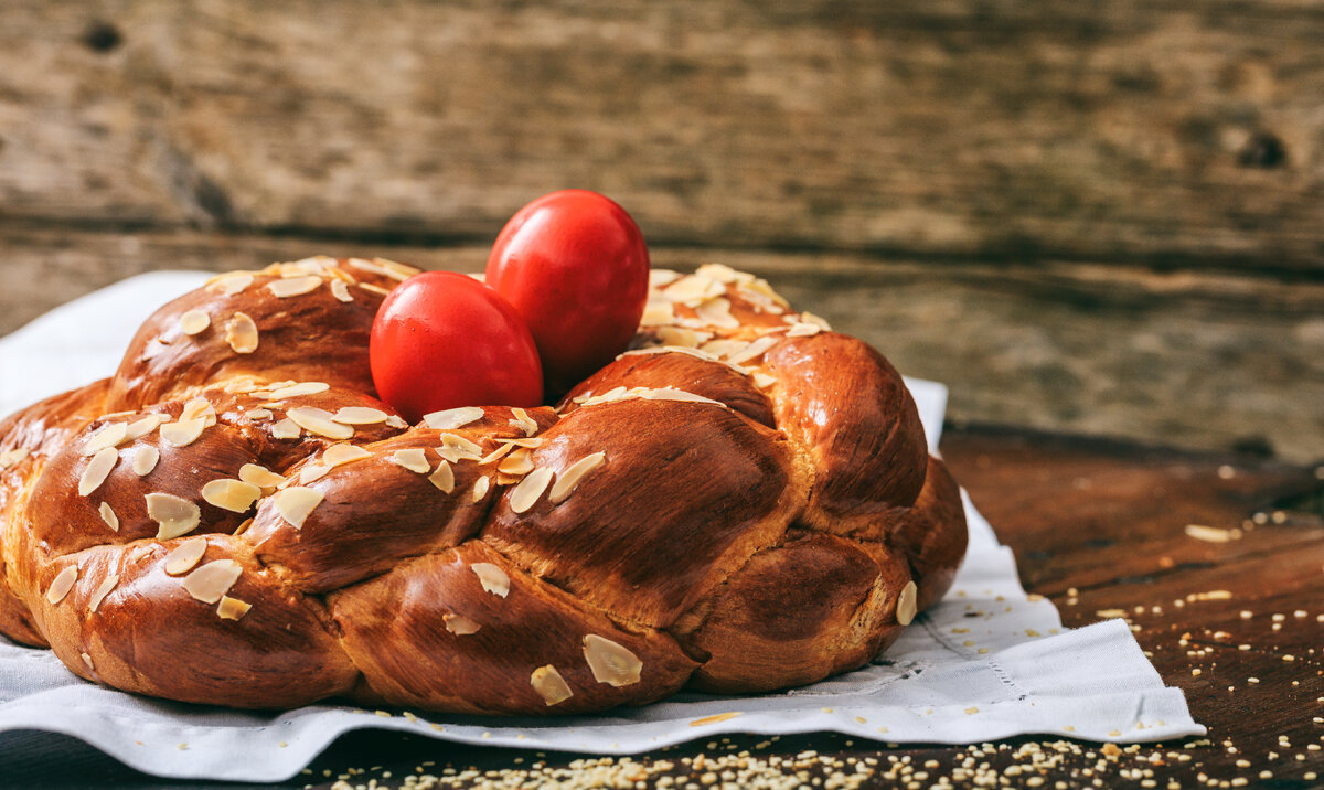 Цуреки греческий Пасхальный кулич