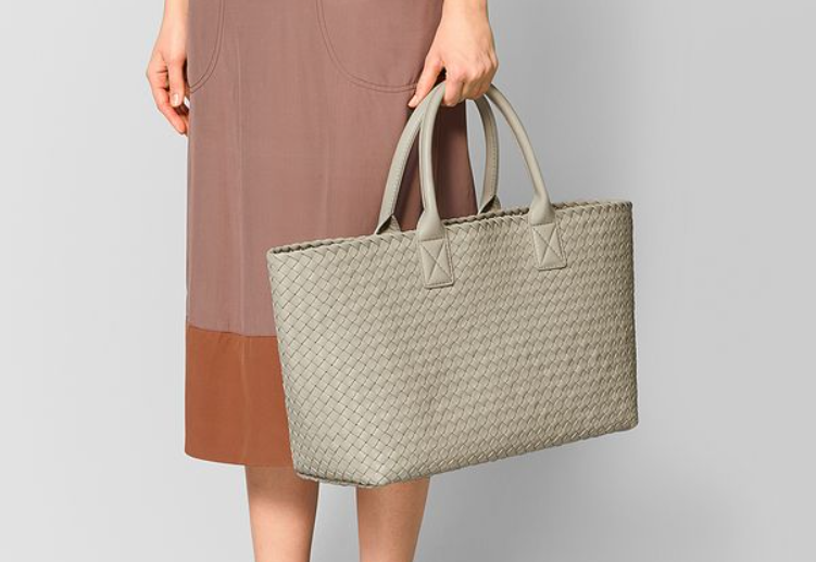 Та самая дебютная сумка Cabat, фото с официального сайта bottegaveneta.com