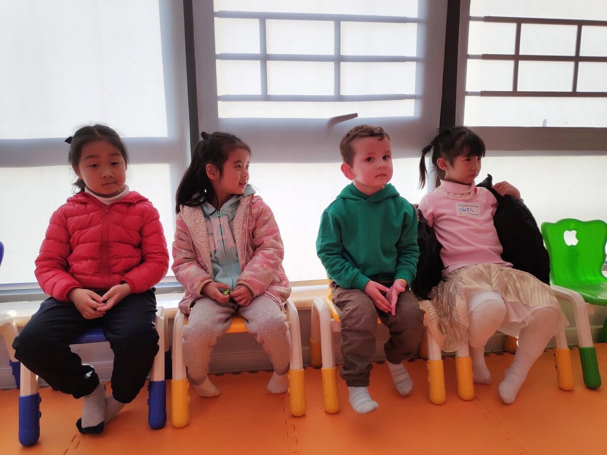 апрель 2019, Максу 3 года, другим детям от 5 до 8 лет. 