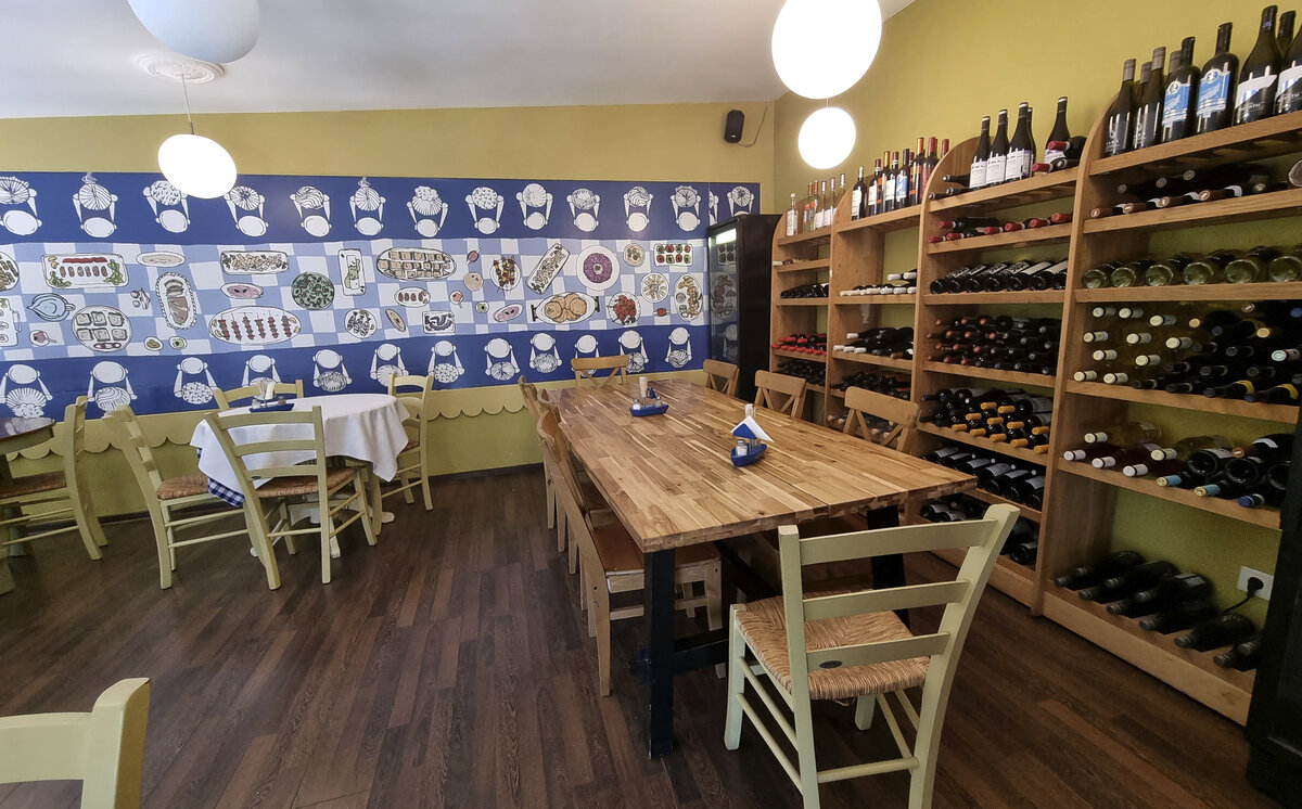 "Пита&Сувлаки", интерьер 2 этажа.