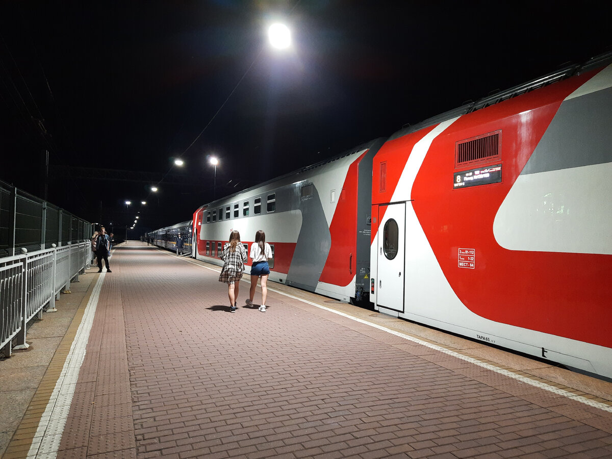 Поезд №159/160 на Финляндском вокзале Петербурга