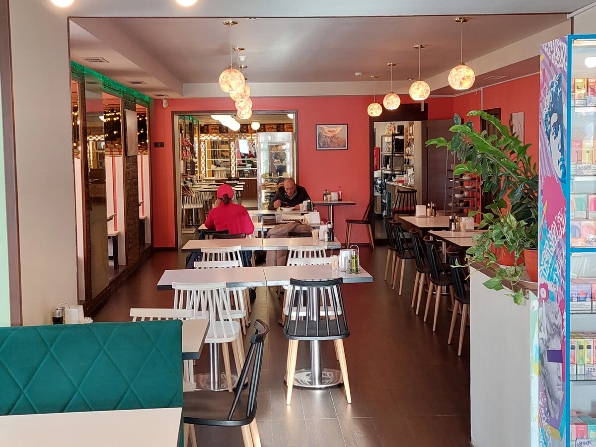 В столовой Street, Санкт-Петербург. Фото автора.