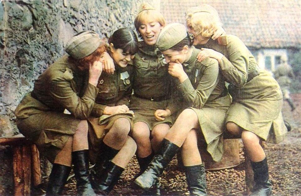 Гендальф в норе нагнулся. У нас так не принято. Ириска прикол. Недавно кто то не помню кто. Афоризмы про поддержку.