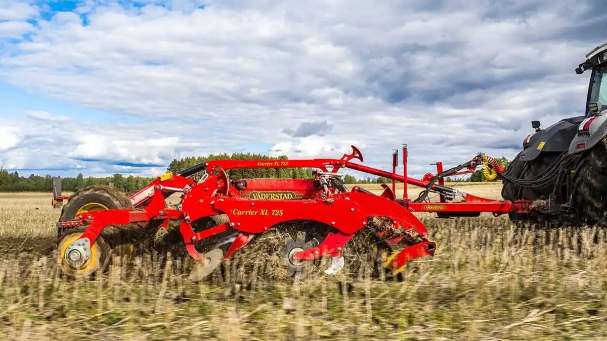 Фото: vaderstad.com Новый дискатор Väderstad Carrier XL 725 в работе