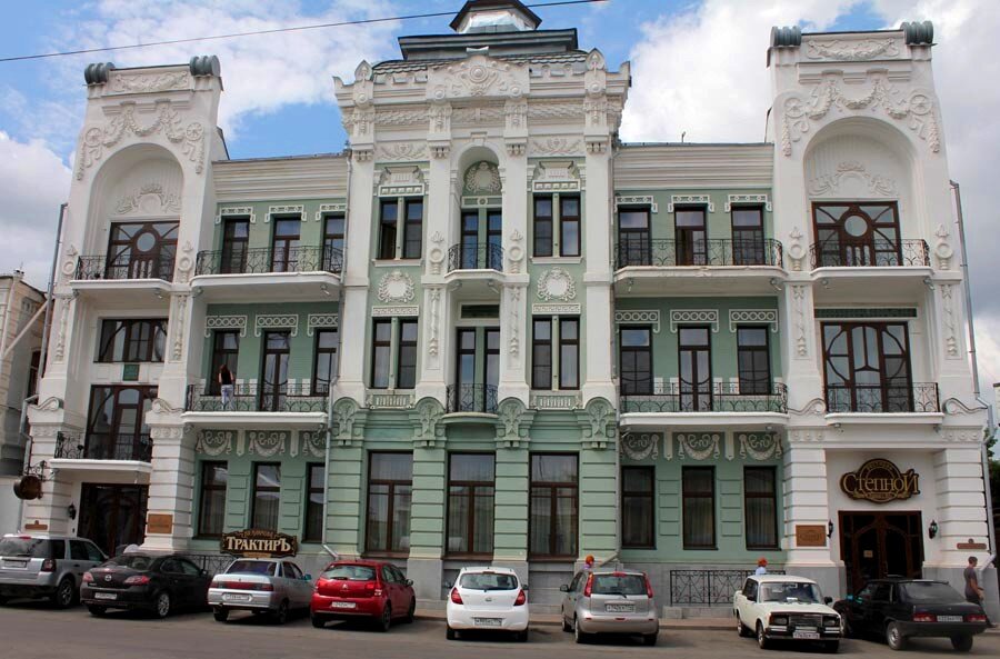 Гостиница "Центральная" (бывшая гостиница купца Башкирова)