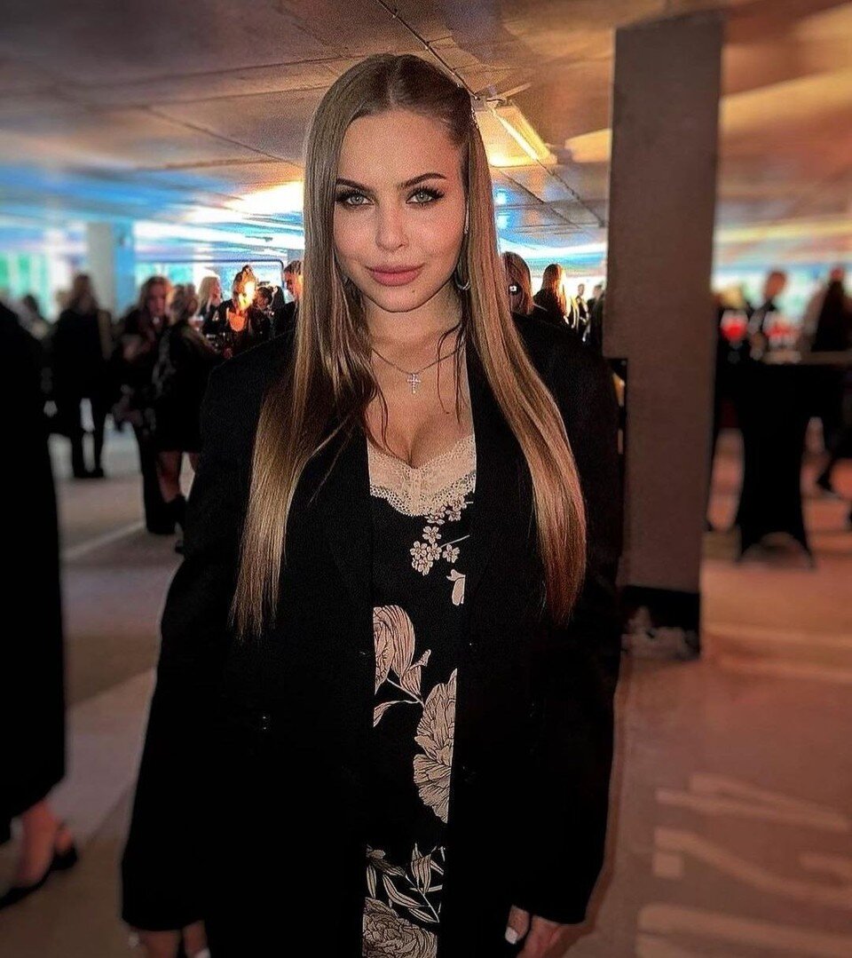     Яркая Анна стала лучшей на певческом конкурсе в Витебске-2022. Фото: соцсети.