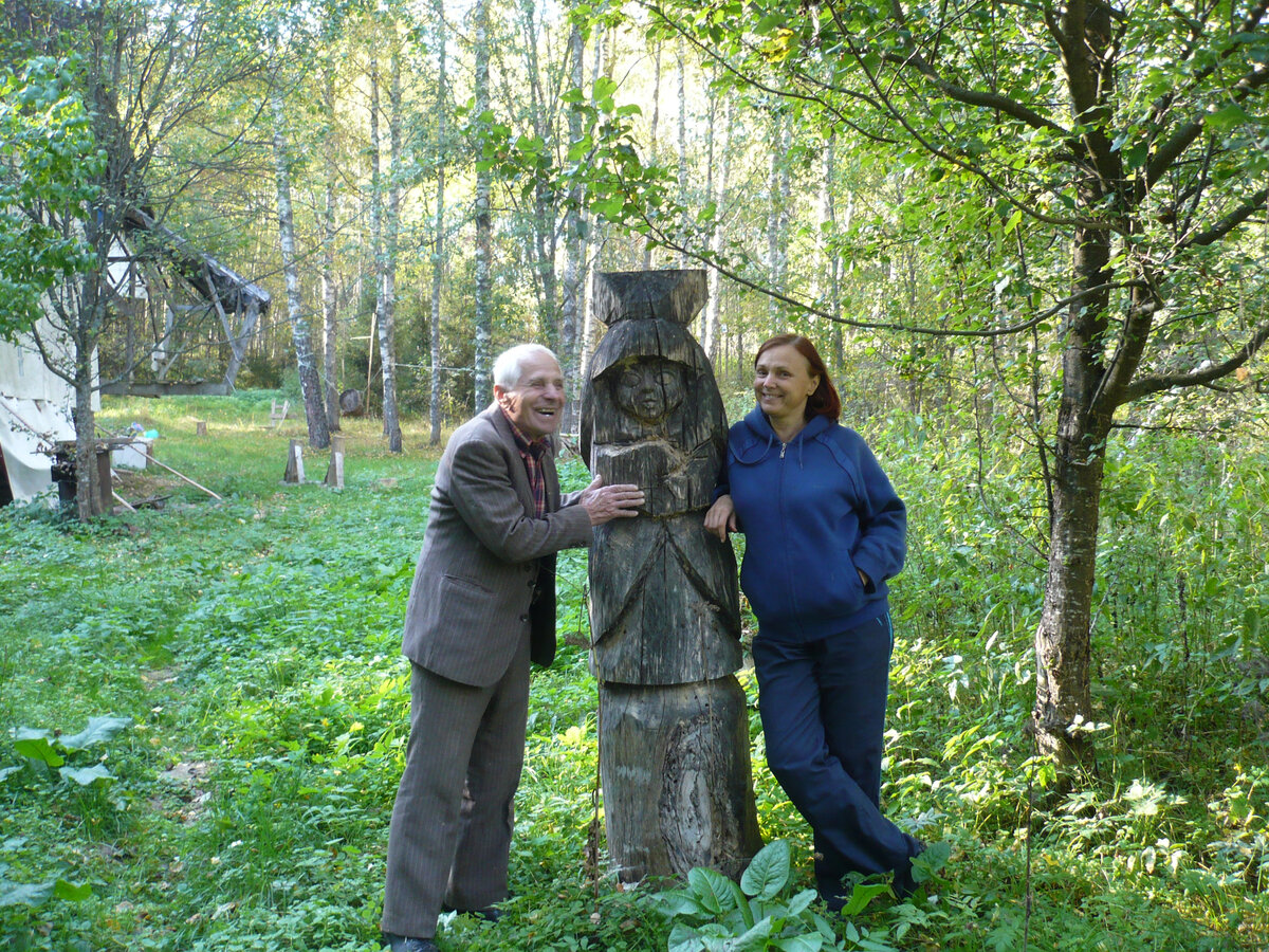 Мы с отцом. Ему 80 лет.