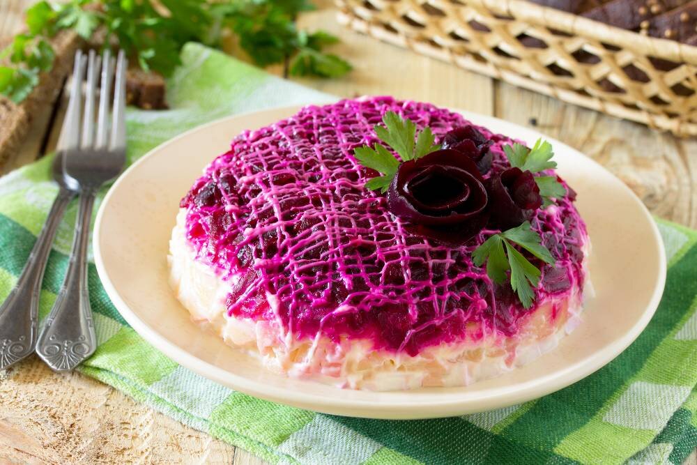 Салат под шубой с селедкой на новый год