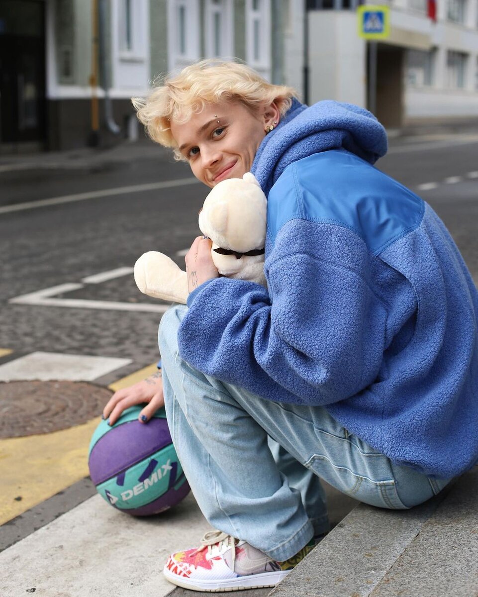    Даня уехал из РоссииСоцсети Дани Милохина