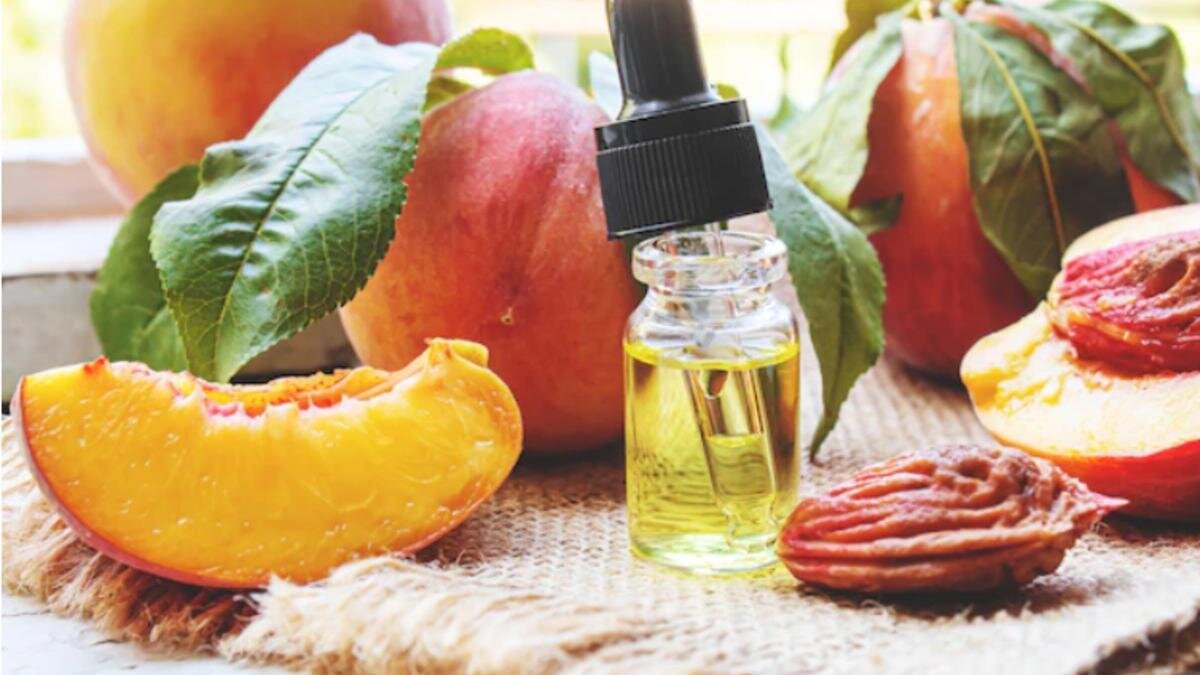    Масло и персики:Freepik