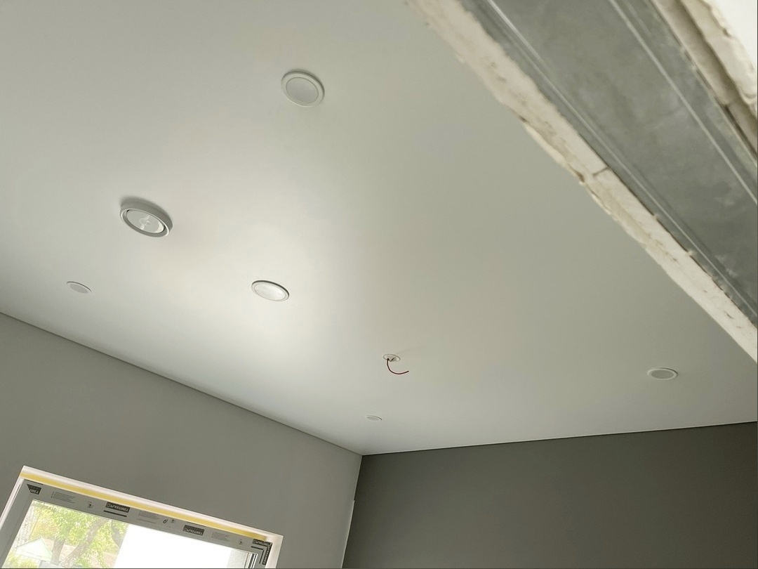 Варианты натяжных потолков (листайте карусель)