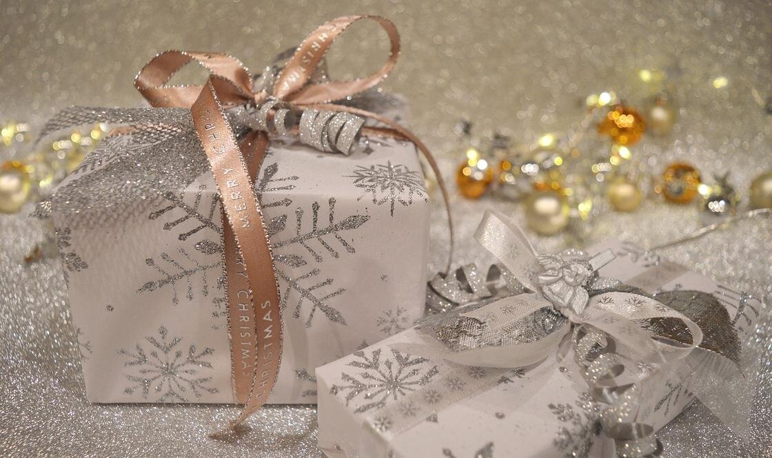    Новогодняя упаковка подарка:Pixabay