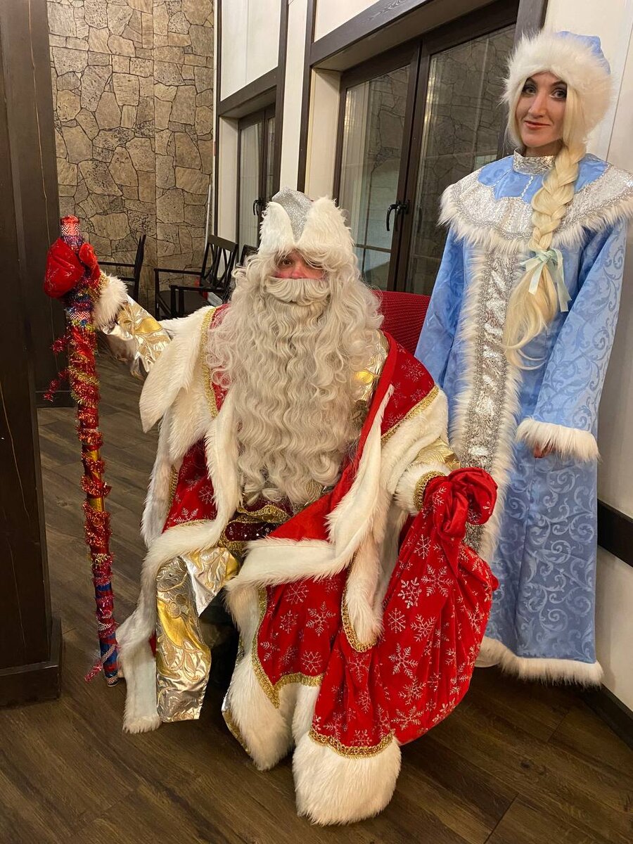 Шьем сами 2 варианта костюма для внучки Деда Мороза