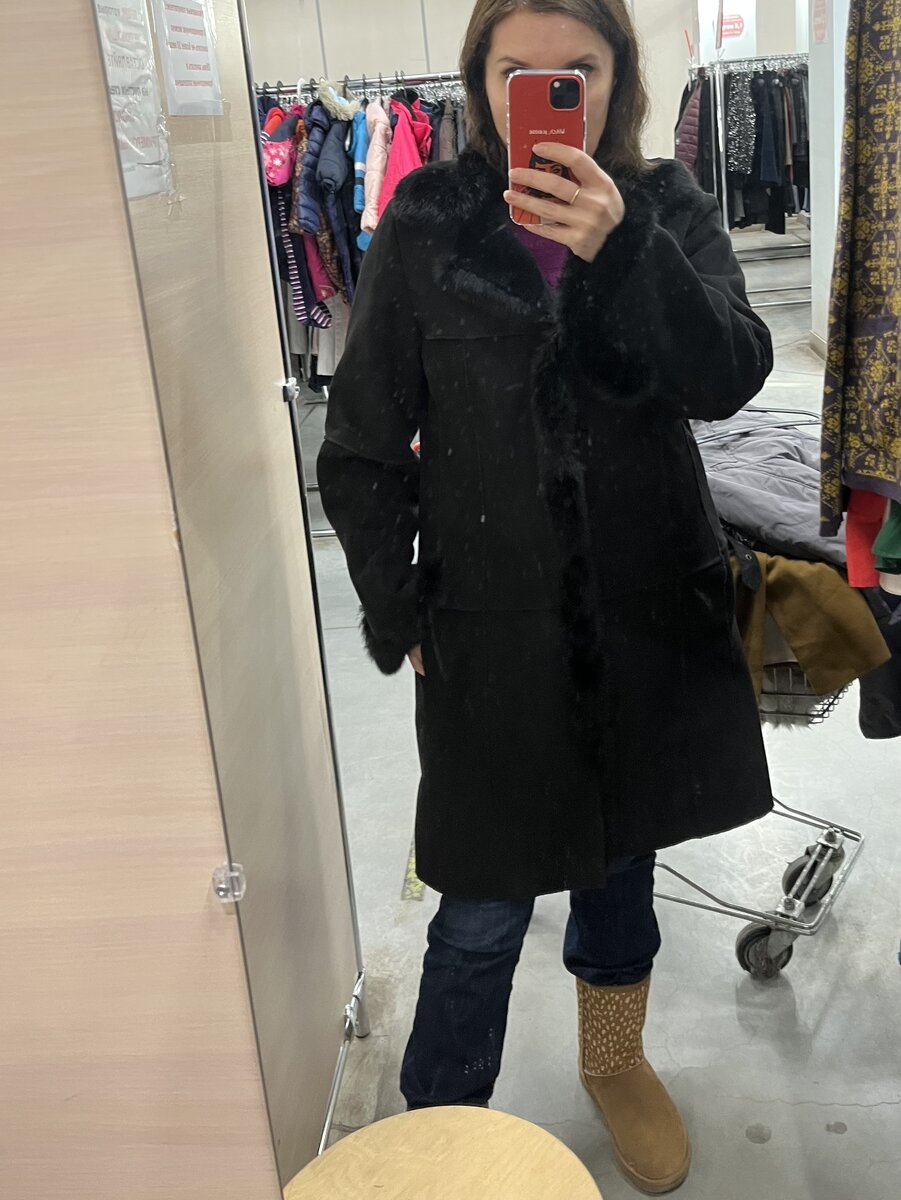 Дублёнка из искусственного материала 3000 рублей