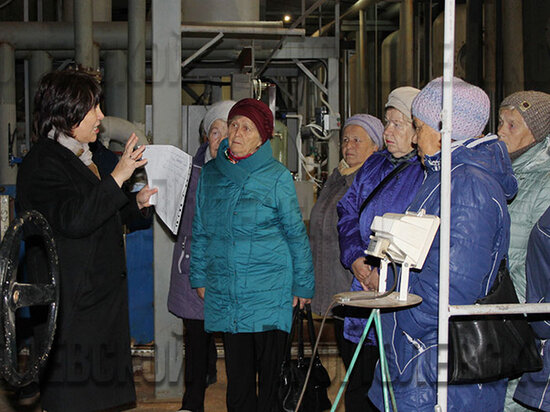     Ветеранам Криолитового завода устроили экскурсию по котельной мощностью 60 МВт.