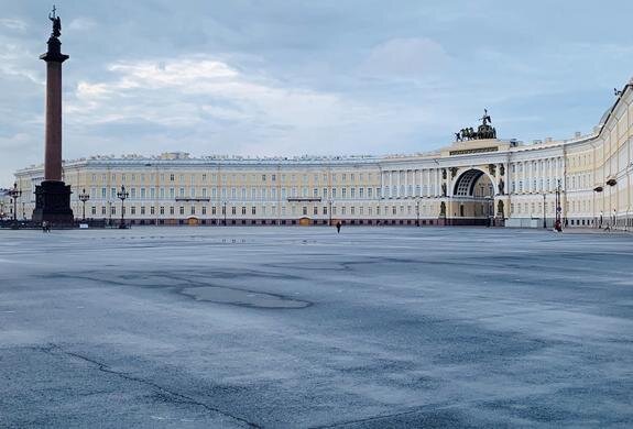    Дворцовая площадь в Санкт-Петербурге, https://unsplash.com/photos/rPjFzrpUR1g