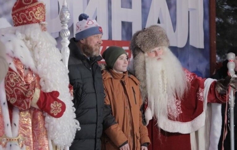    Константин Ивлев (в центре)  Пресс-служба правительства Карелии