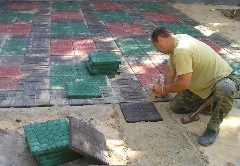 Как сделать плитку для садовых дорожек на даче своими руками