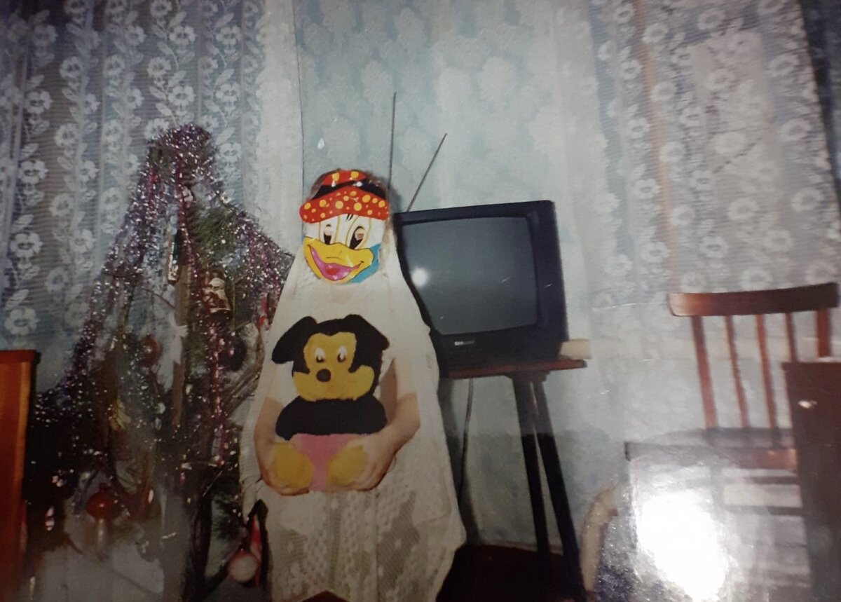 Ну что за дивной красоты костюм?)