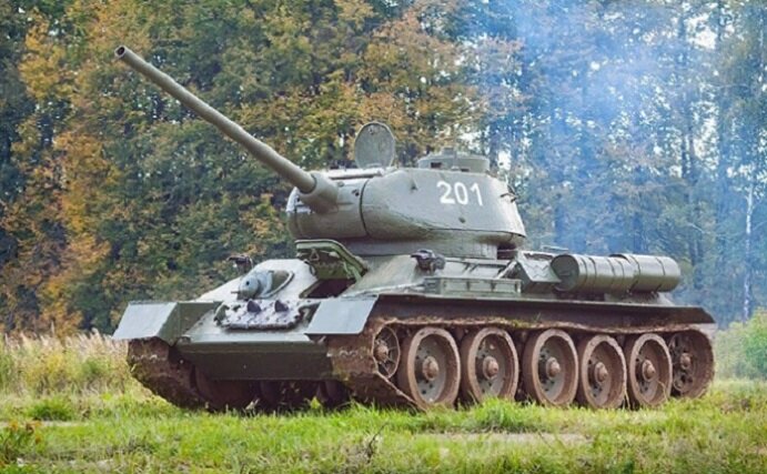 Танк Т-34-85. (world of history.ru)