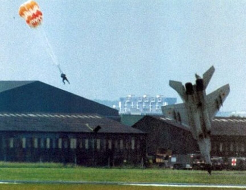 Фотография из открытых источников. Момент падения самолета на авиасалоне в Ле Бурже