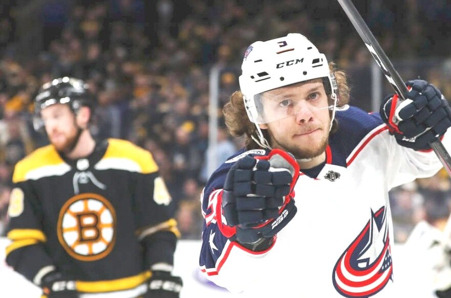 Панарин празднует первую шайбу в этой встрече