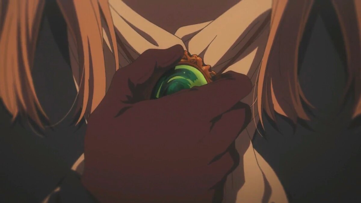 Украшение, с которым Вайолет не расстается, ей подарил Майор. Украшение цвета его глаз. Картинка взята с сайта google.com.