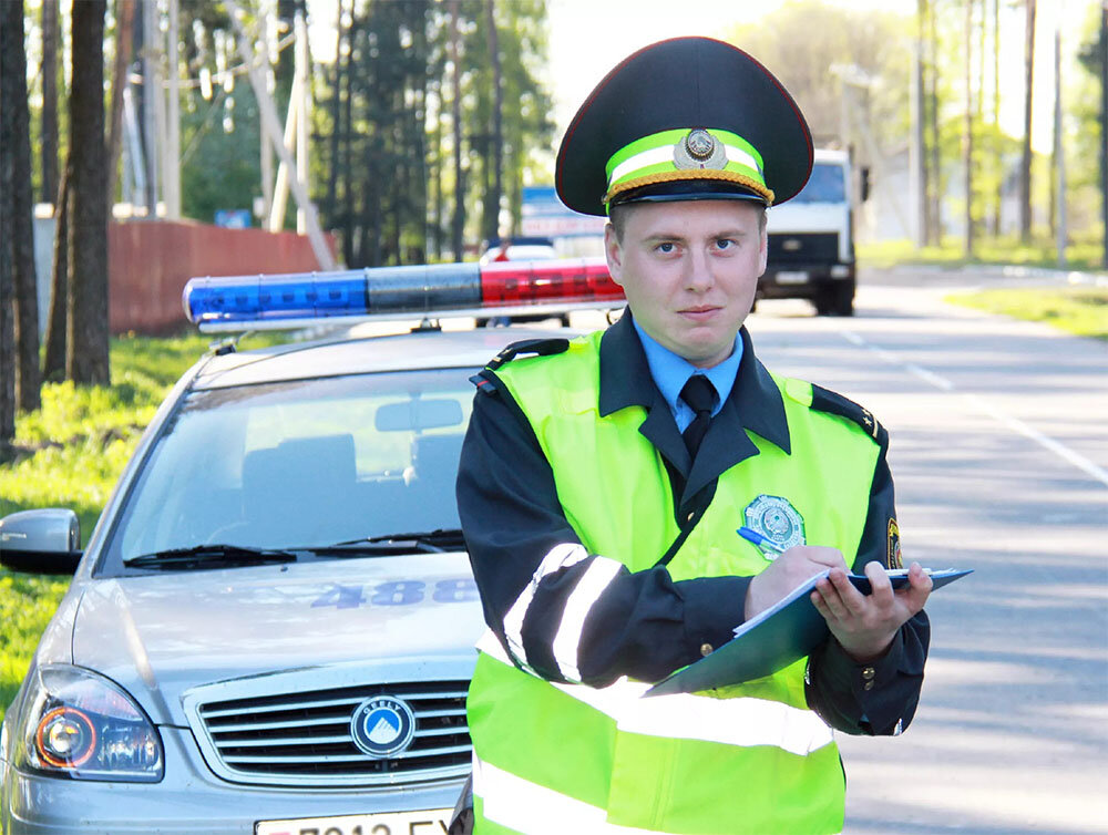 Инспектор ГАИ на службе.