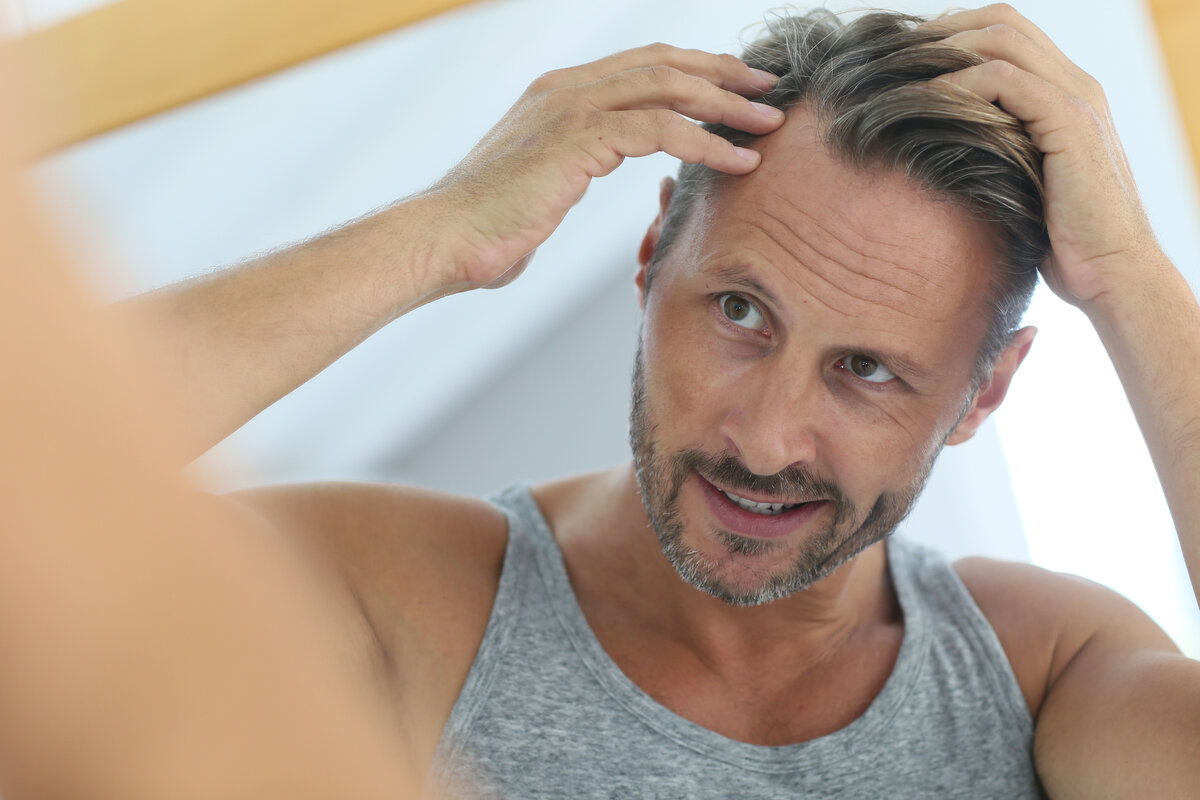 Как ухаживать за мужскими седыми волосами