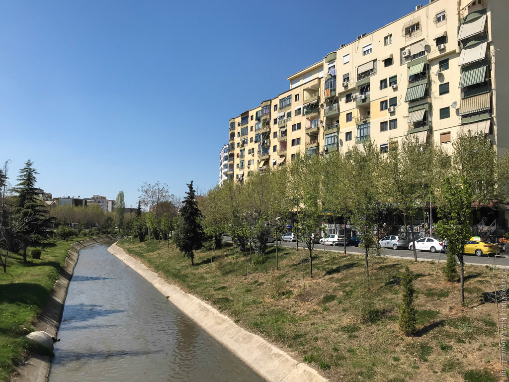 01. Я представлял себе это город как-то так. Разве что чуть по грязнее.

