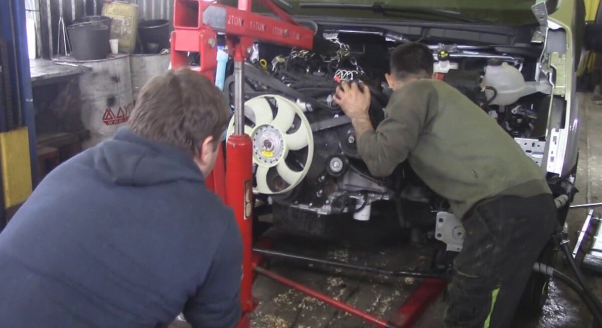 Демонтаж двигателя Ford Transit