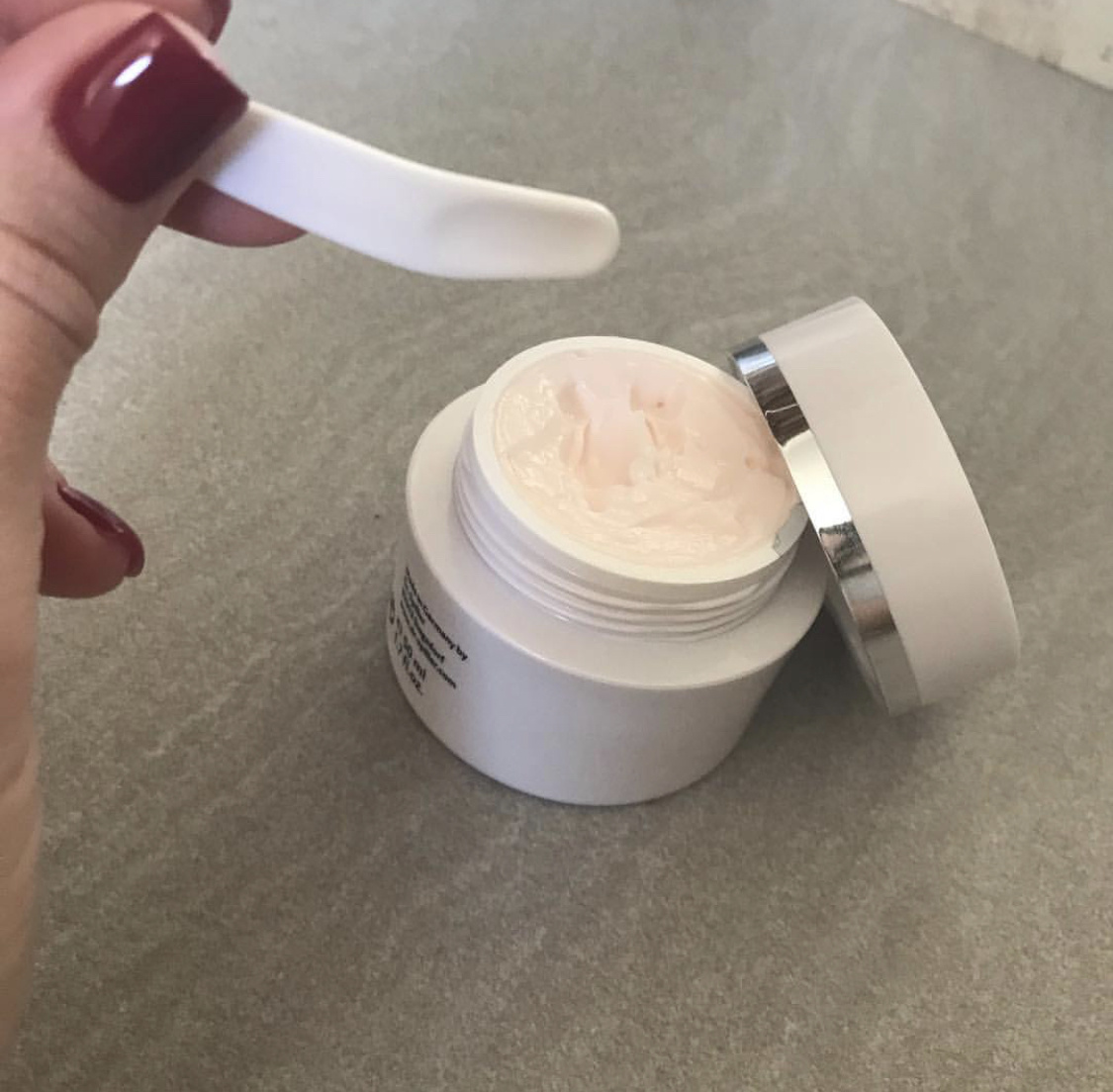 Вот такой не хитрый лайф хак, продлит жизнь вашему средству до окончания срока годности