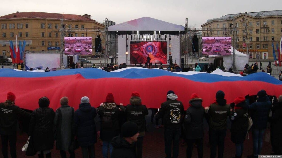 Флешмоб на площади Пименова, г. Новосибирск
Александр Баркалов © ИА Красная Весна