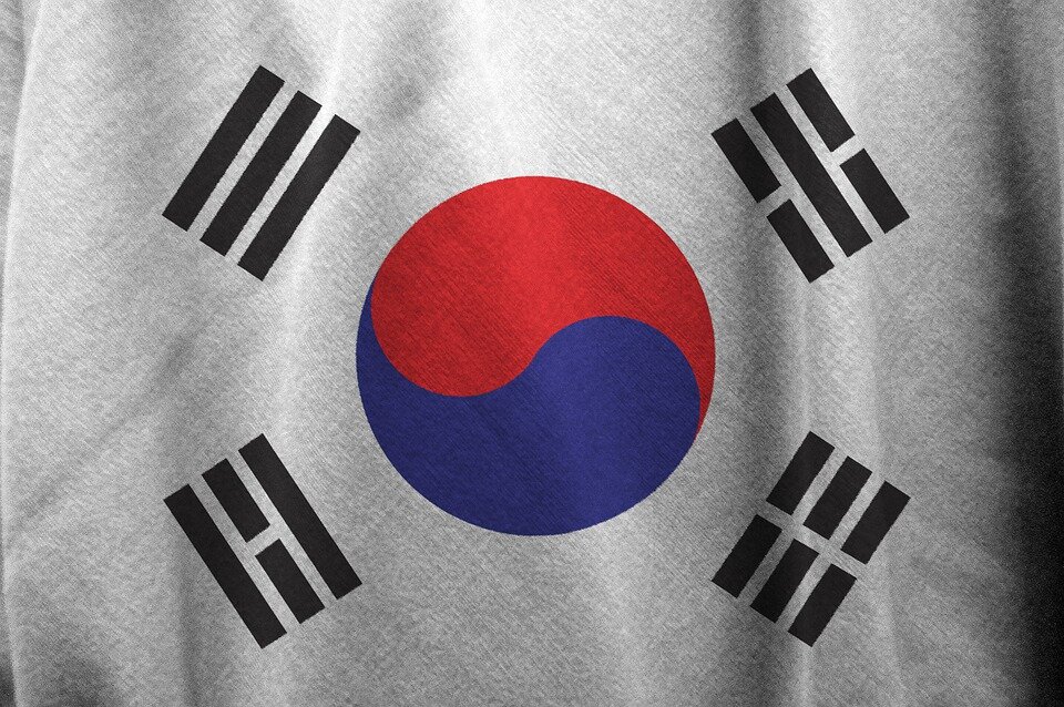 https://cdn.pixabay.com/photo/2019/11/01/14/44/south-korea-4594433_960_720.jpg