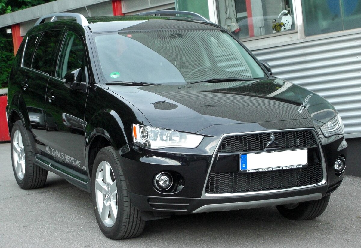 Mitsubishi Outlander II. Фото с Яндекс картинок