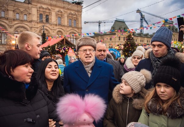 Владимира Вольфовича в народе по-любому любят, и не только за его "выходки". но порою за здравый смысл.                         фото: открытые источники сети.