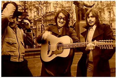 "Скоморохи". А. Синицын, А. Градский, Ю. Иванов (бас-гитарист)