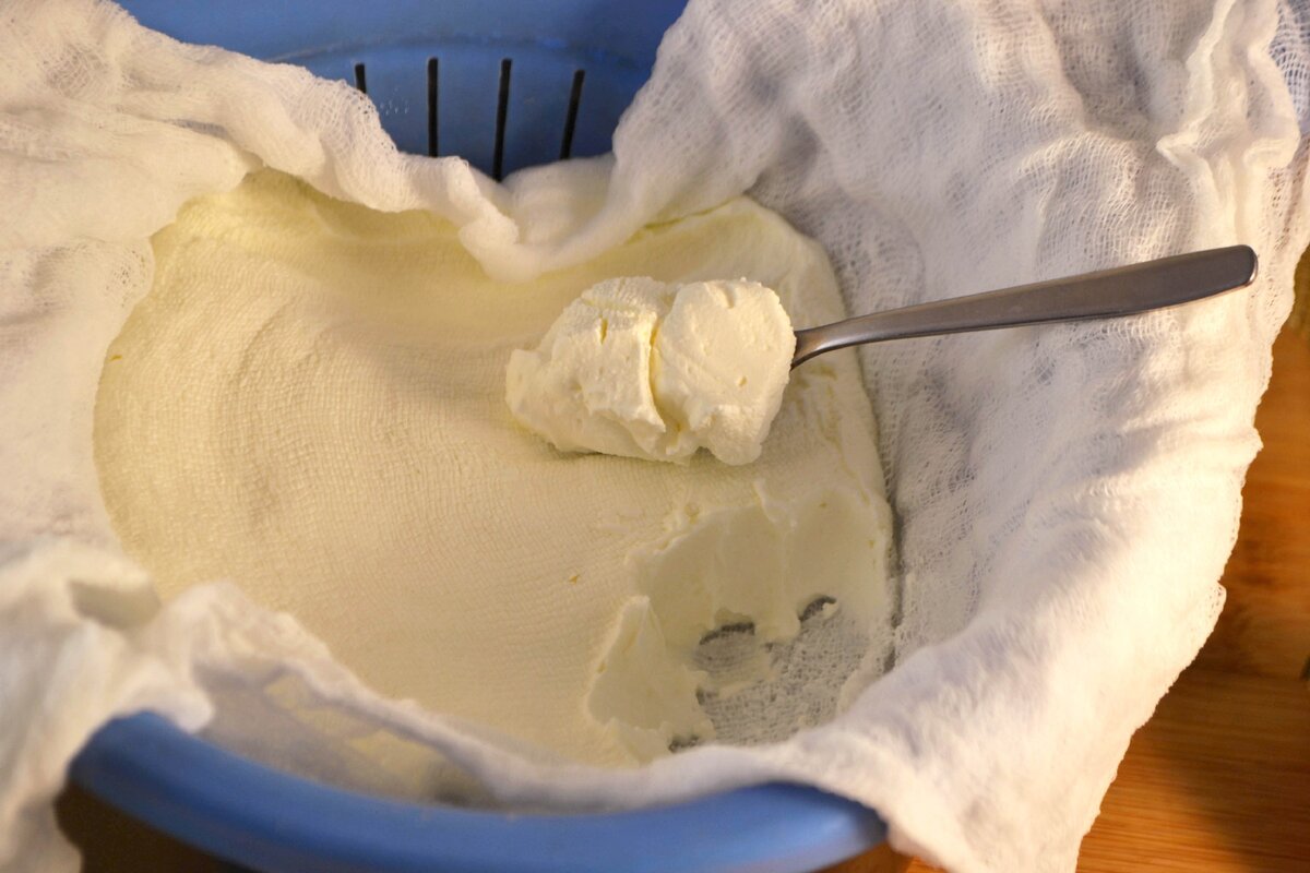 домашний сливочный сыр - густой, простой и очень вкусный.