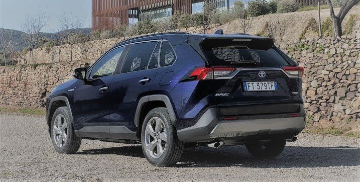 Новая Toyota RAV4