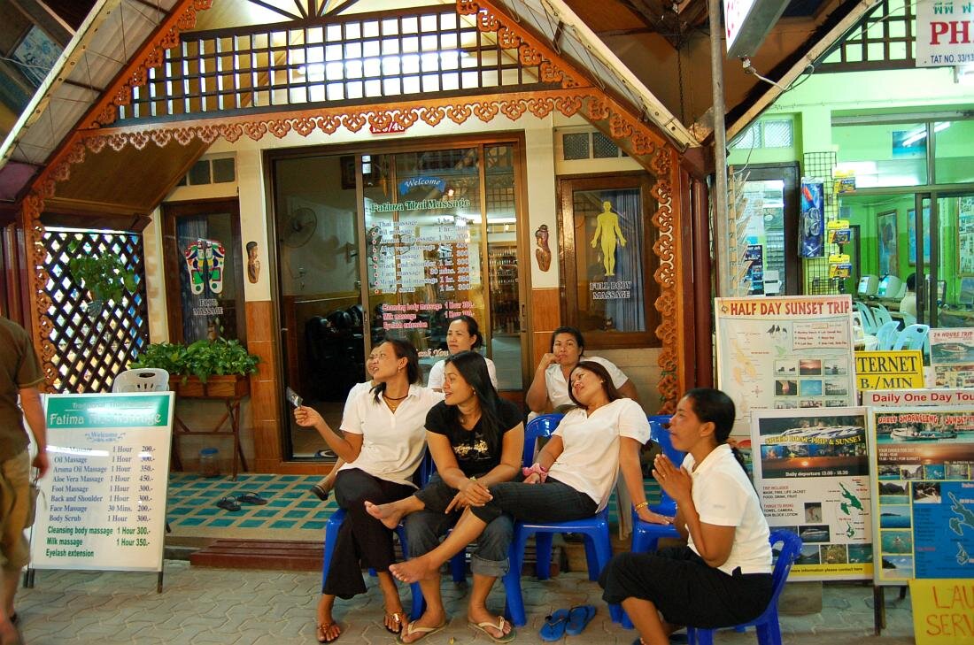 Тайский массаж в Паттайе: с продолжением и без