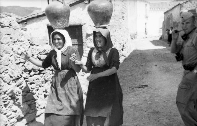 Фото: Wiki / Das Bundesarchiv (юг Италии, 1943)