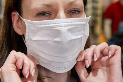 Не дайте маске промокнуть.