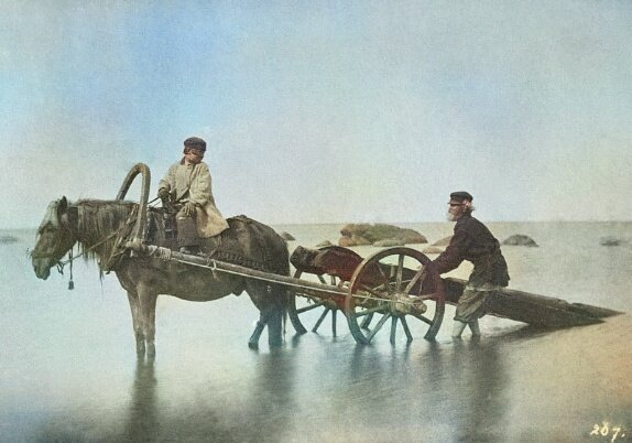 Исторические фотографии крестьян Петербурга 19 века - впервые в цвете