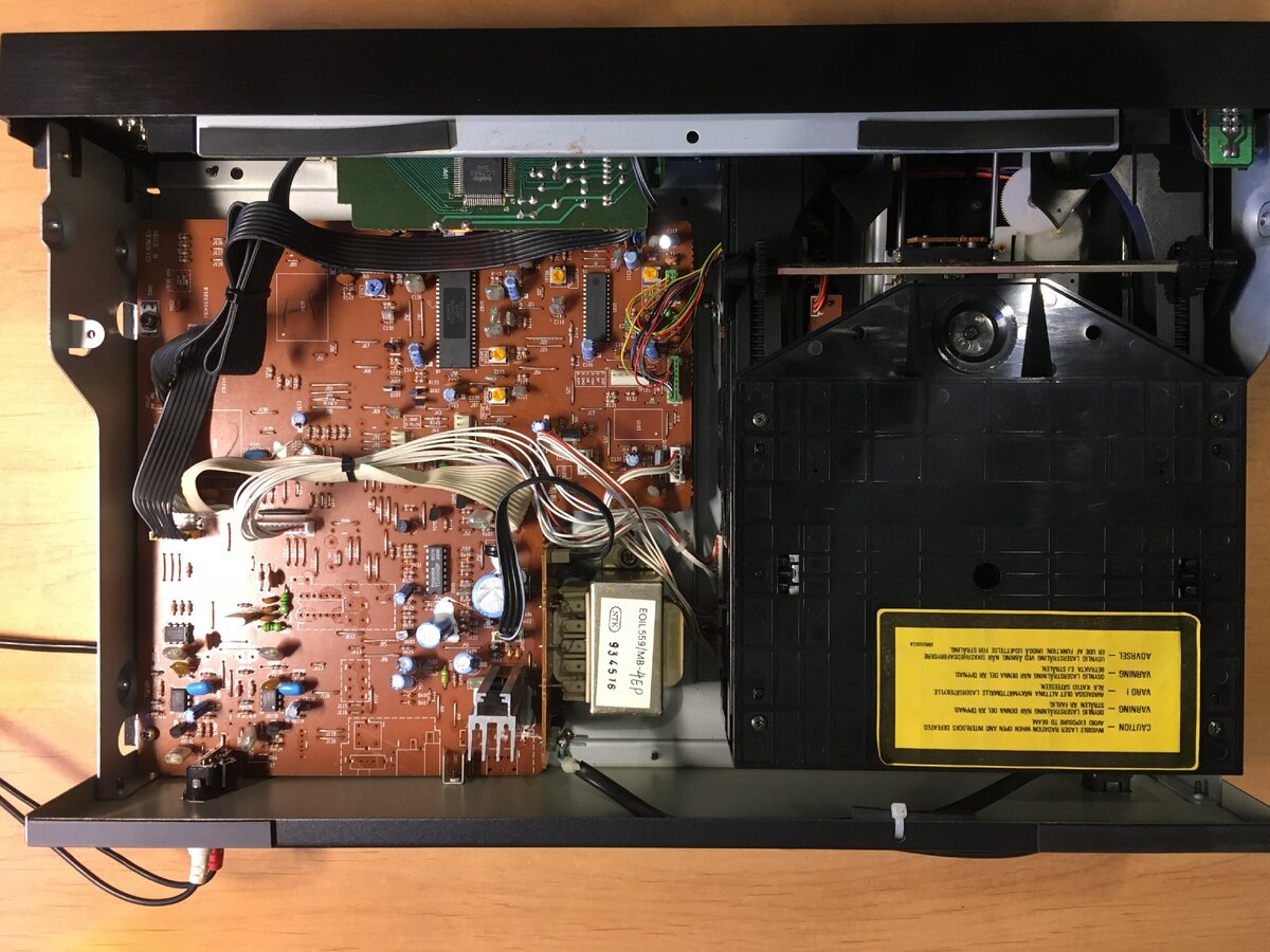 Nakamichi MB-4S Вид изнутри со стороны верхней крышки