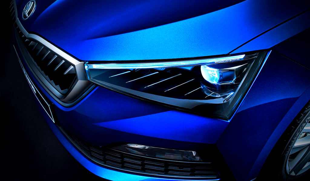 Вот эта фара - едва ли не главное обновление модели...