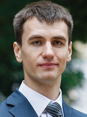 Игорь Ревуцкий родился в украинском Хмельницком в 1991 году, где и увлёкся фехтованием. В 2003-м семья переехала в Киев, а у мальчика появилась возможность более профессионально заниматься этим боем. Окончил национальный университет физического воспитания и спорта Украины по специальности олимпийский спорт, а затем и магистратуру по специальности физическая реабилитация. В 2014-м переехал в Брянск. Помимо тренерской деятельности работает ещё учителем физкультуры в школе. 