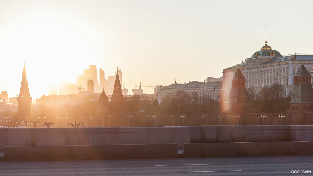 Пустая москва. Пустая Москва фото. Москва опустела. Пустая Москва май. Место в Москве с пустой дорогой.