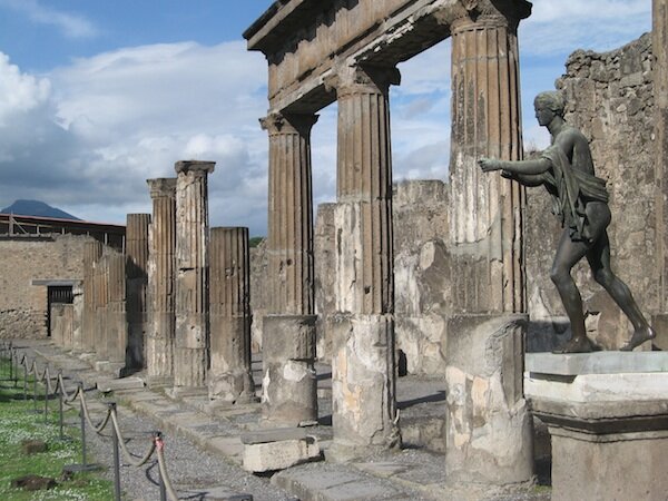 Статуя Аполлона. Помпеи.