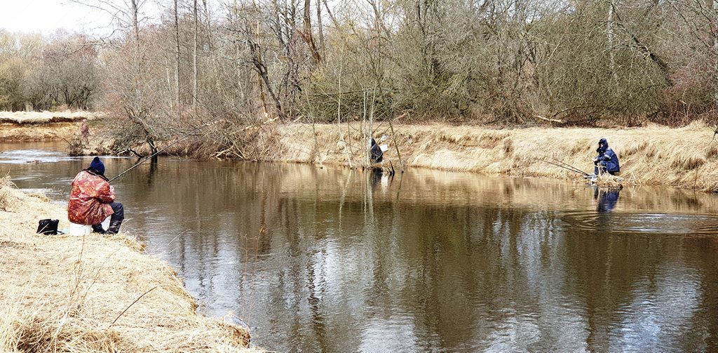 Ловля весной на малой реке